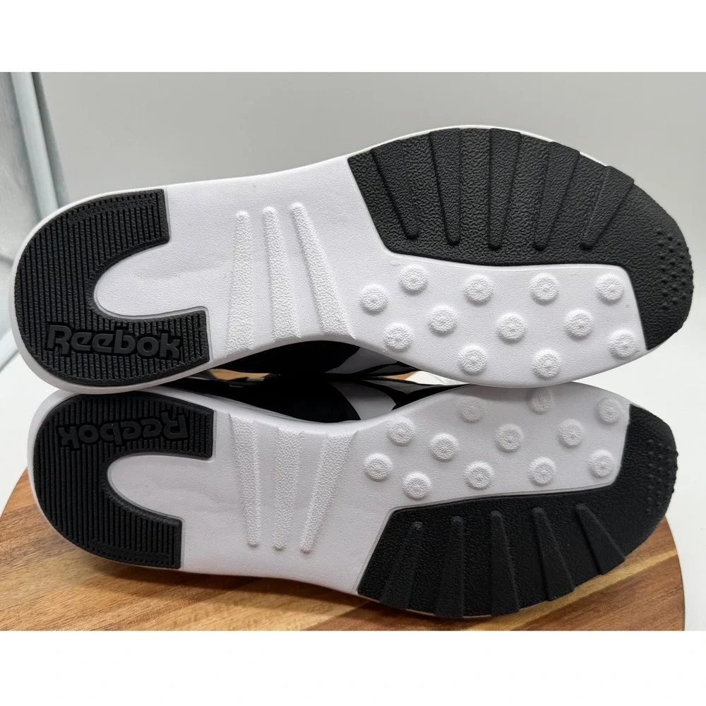 Reebok Women's Size 11 Spark RunRunning Shoes Black White Sneakers  ‎ 0402